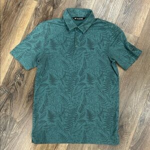 Travis Matthews golf shirt green/black leaf pattern size small 3 button polo